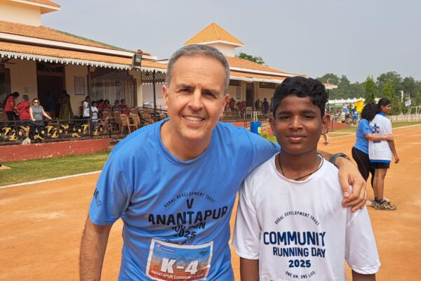 JAVIER DE LEÓN, CO-DIRECTOR OF THE UNESCO CHAIR OF TOURISM AND SUSTAINABLE ECONOMIC DEVELOPMENT OF THE ULPGC, WAS PRESENT AT THE 10TH EDITION OF THE ANANTAPUR ULTRAMARATHON HELD IN ANANATAPUR, INDIA